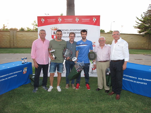 Entrega de trofeos del torneo y liga de pádel de la Delegación de Deportes